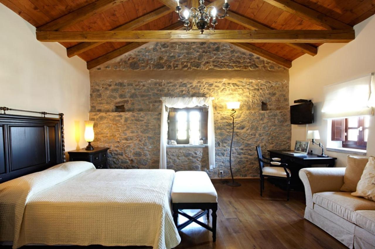Petritis Guesthouse Oitylo Eksteriør billede